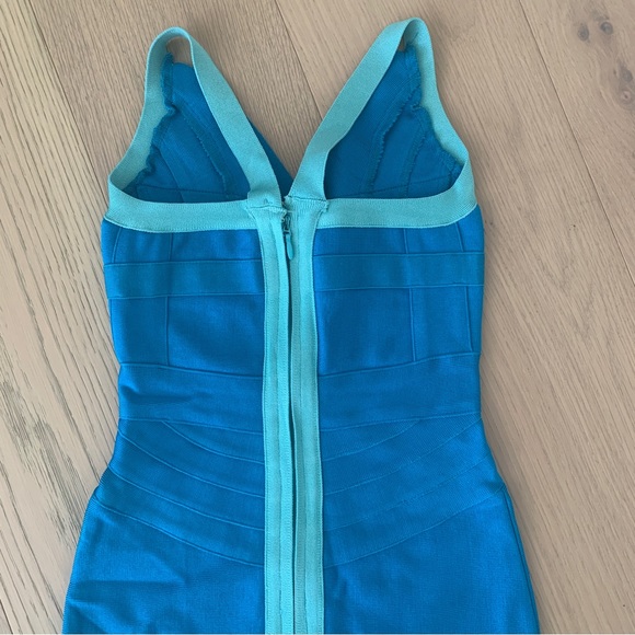 Stunning bodycon dress! Very stretchy - Picture 2 of 7